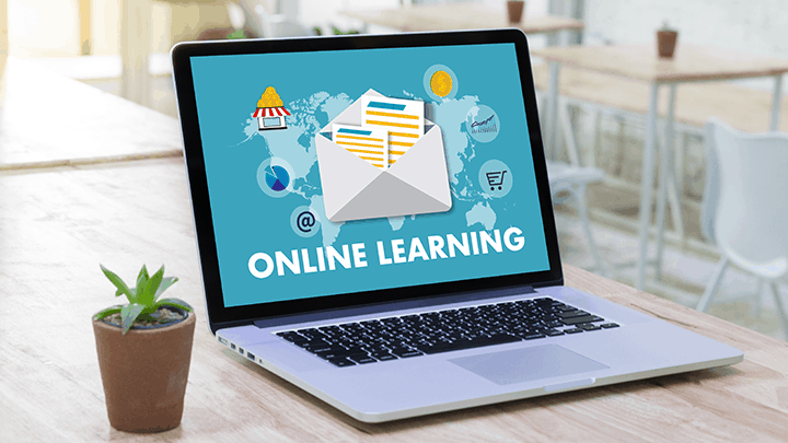 Students collaborating during an online learning session